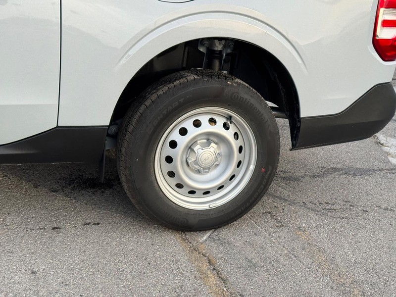 Ford Maverick Vehicle Full-screen Gallery Image 11