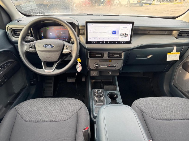 Ford Maverick Vehicle Full-screen Gallery Image 13