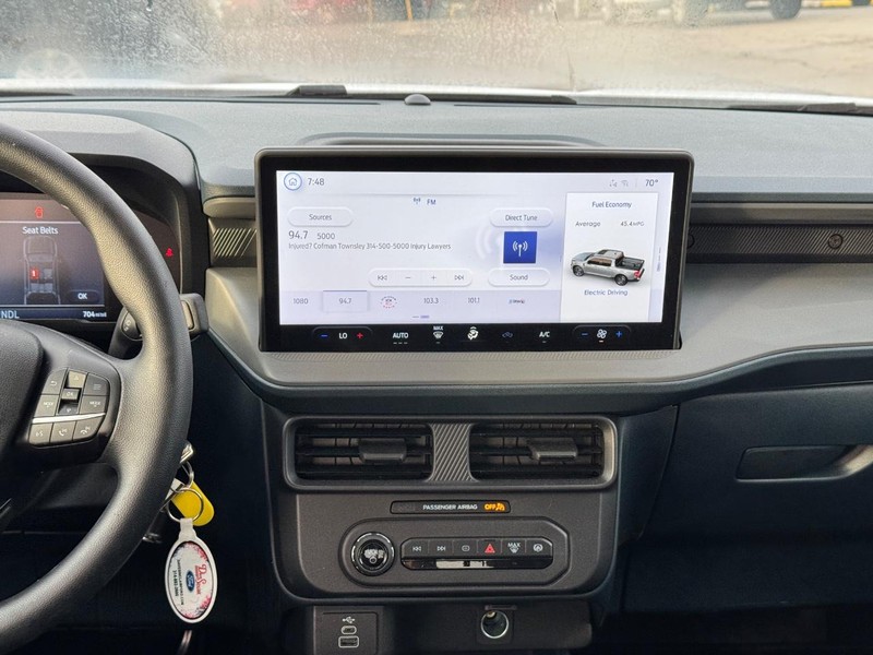 Ford Maverick Vehicle Full-screen Gallery Image 15