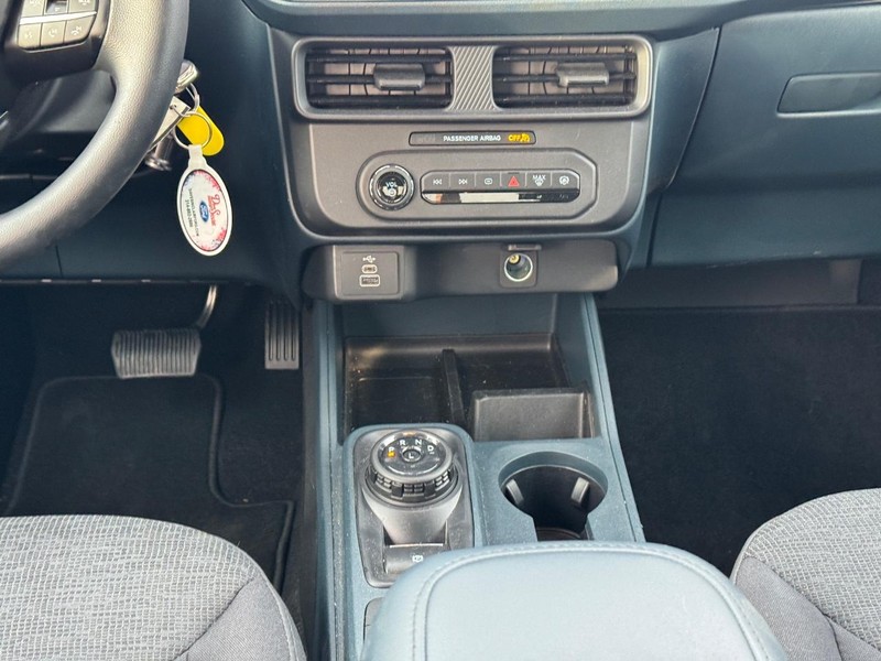 Ford Maverick Vehicle Full-screen Gallery Image 16