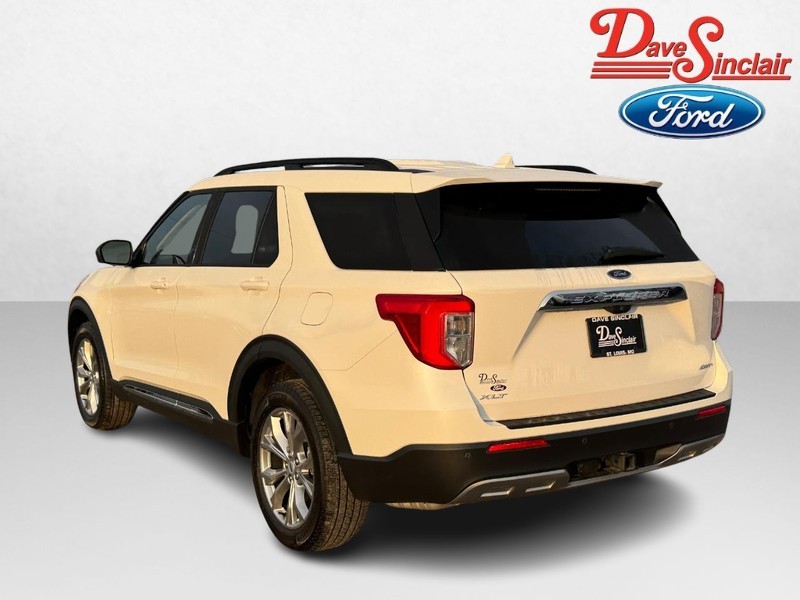 Ford Explorer Vehicle Image 09