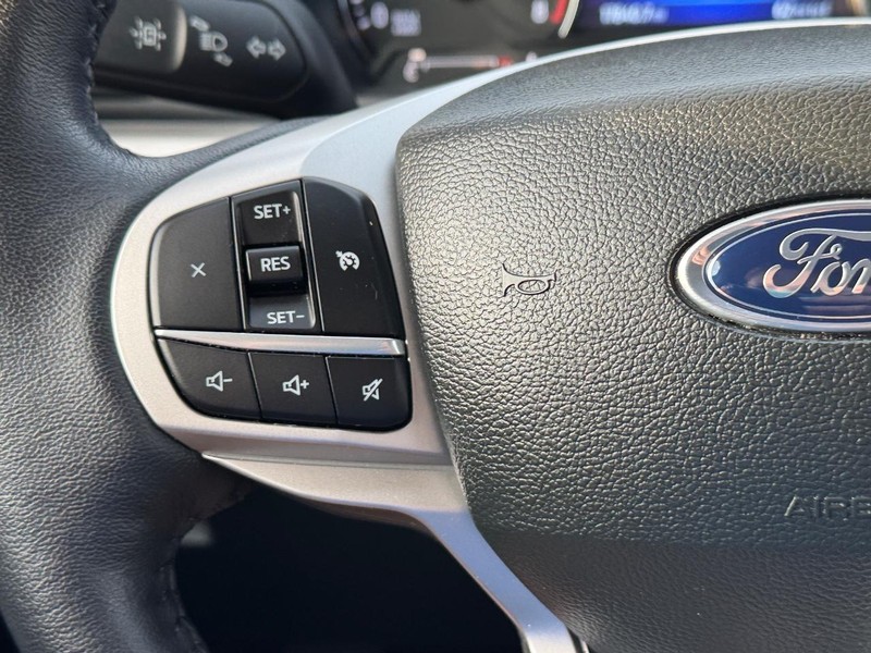Ford Explorer Vehicle Image 20