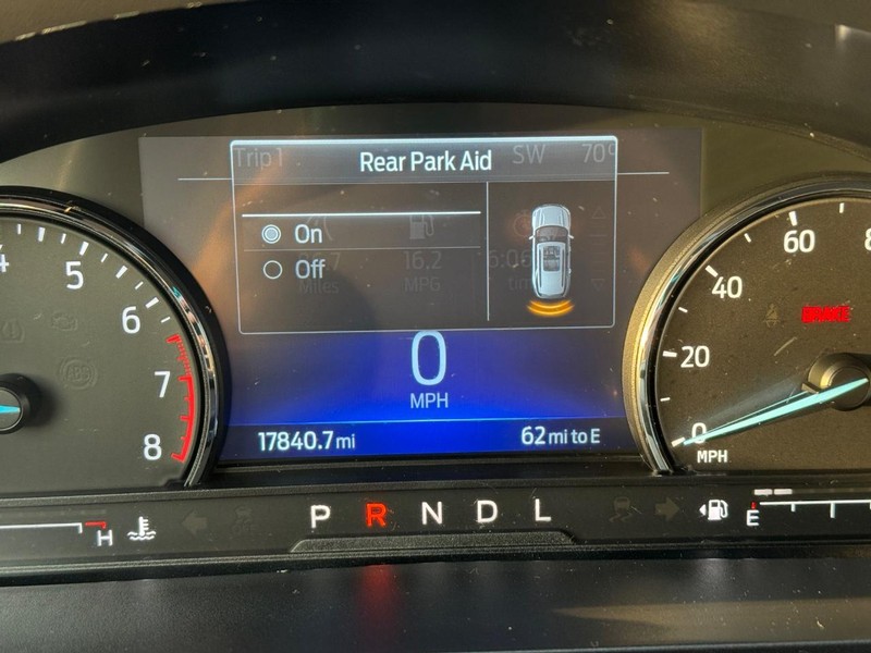 Ford Explorer Vehicle Image 24