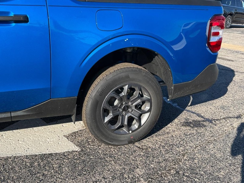 Ford Maverick Vehicle Image 10