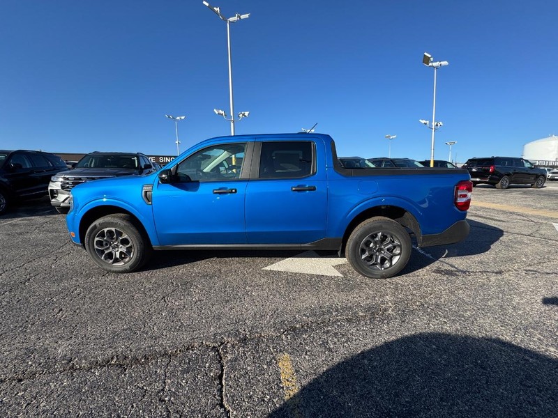 Ford Maverick Vehicle Image 11