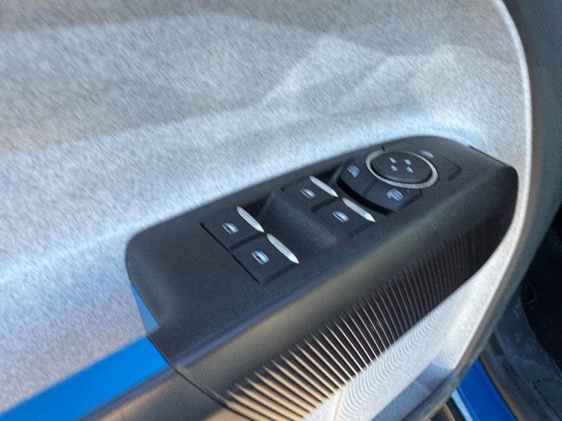 Ford Maverick Vehicle Image 19