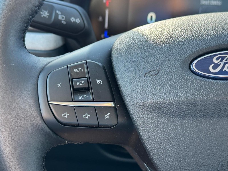 Ford Maverick Vehicle Image 21