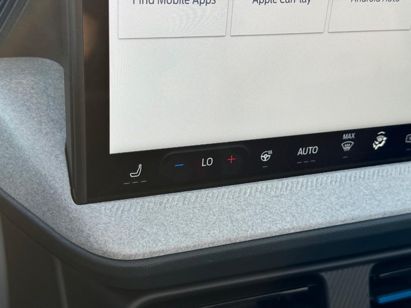 Ford Maverick Vehicle Image 23