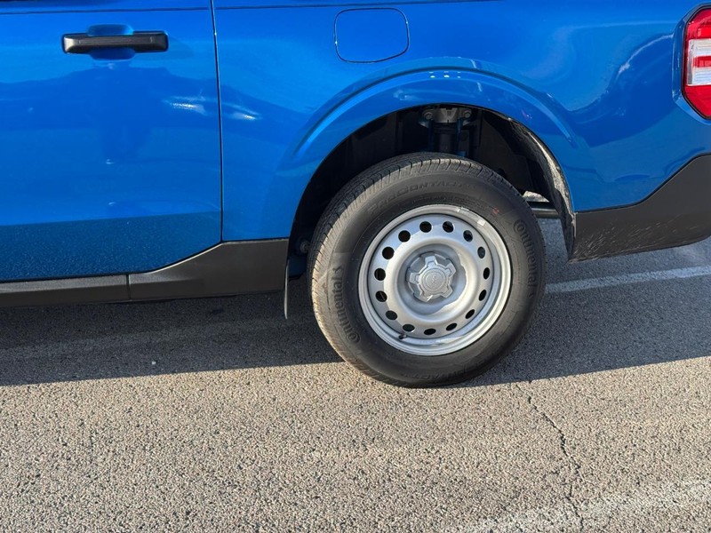 Ford Maverick Vehicle Image 11