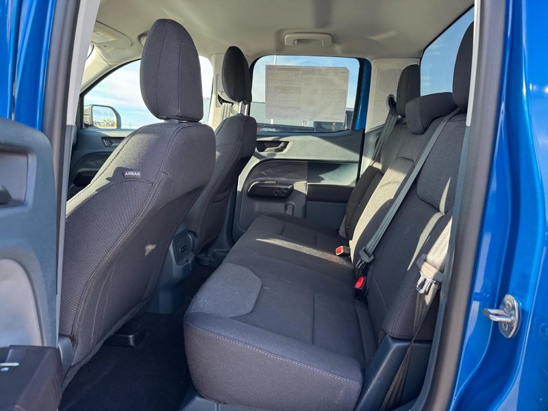 Ford Maverick Vehicle Image 12