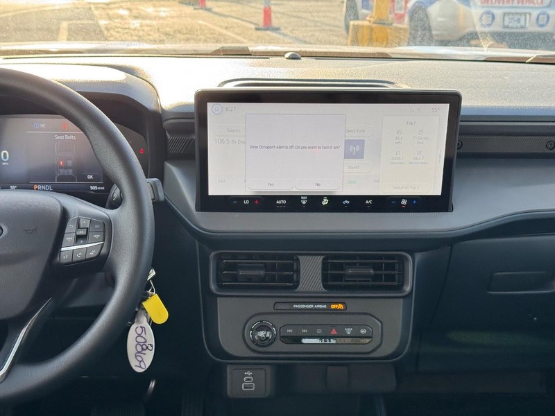 Ford Maverick Vehicle Image 15