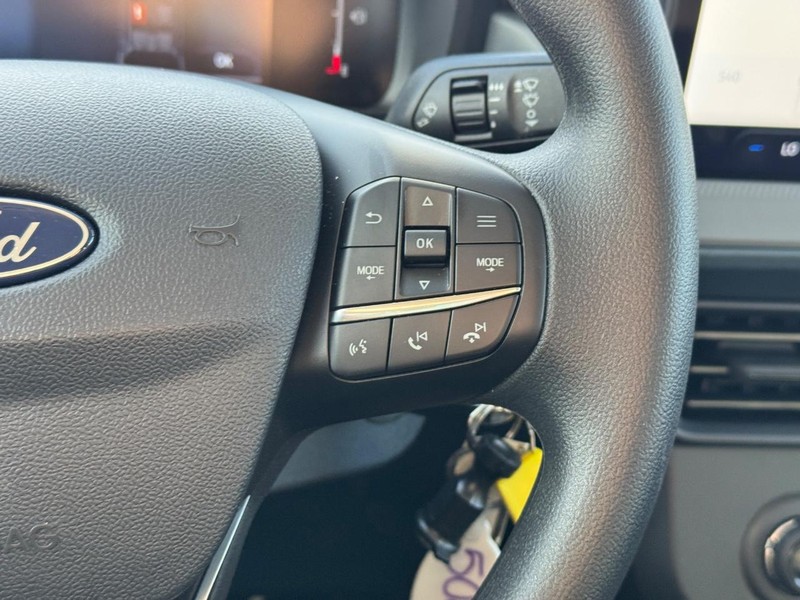 Ford Maverick Vehicle Image 21