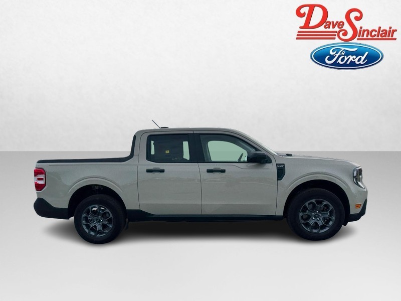 Ford Maverick Vehicle Image 05