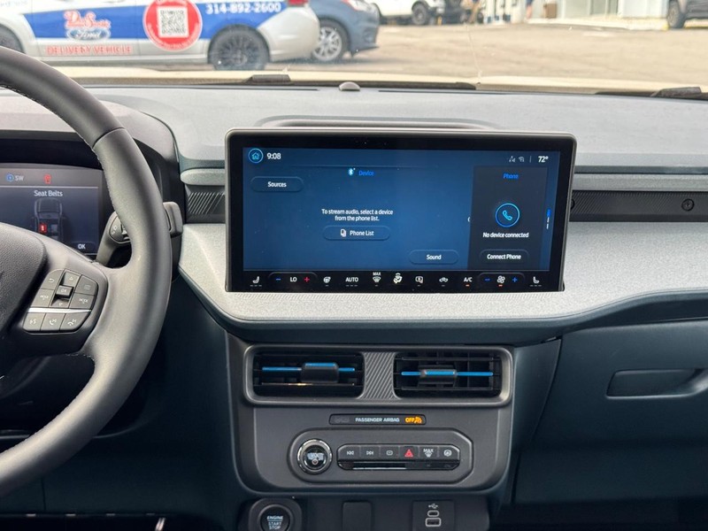 Ford Maverick Vehicle Image 15