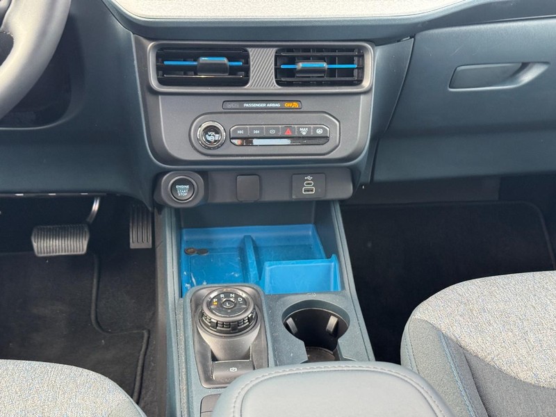 Ford Maverick Vehicle Image 16