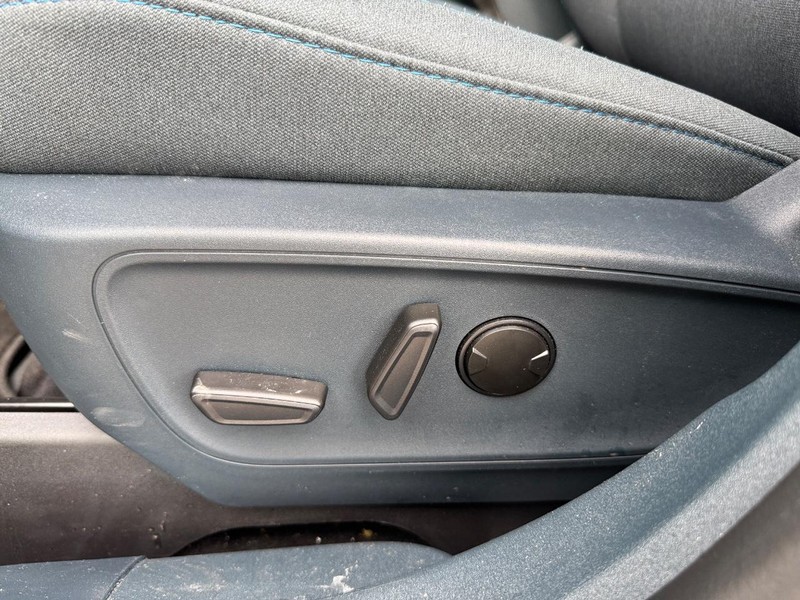 Ford Maverick Vehicle Image 17