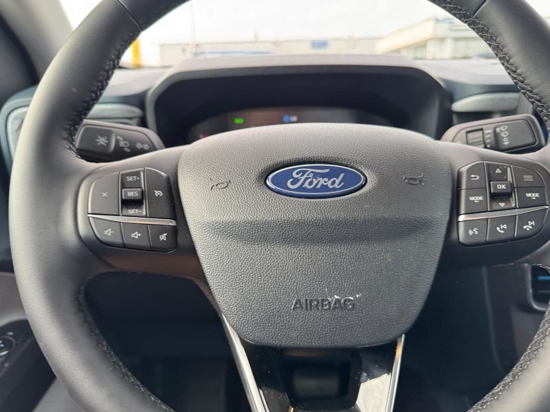 Ford Maverick Vehicle Image 19