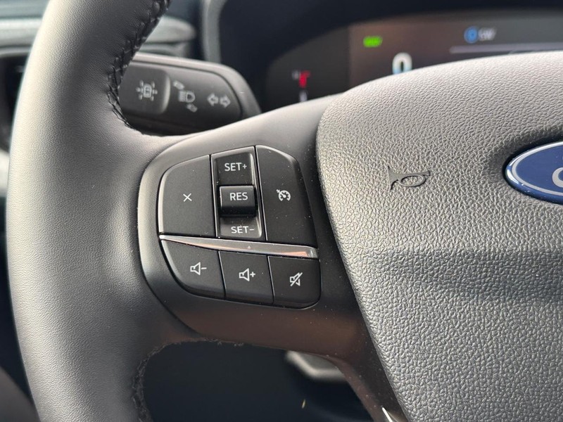 Ford Maverick Vehicle Image 20