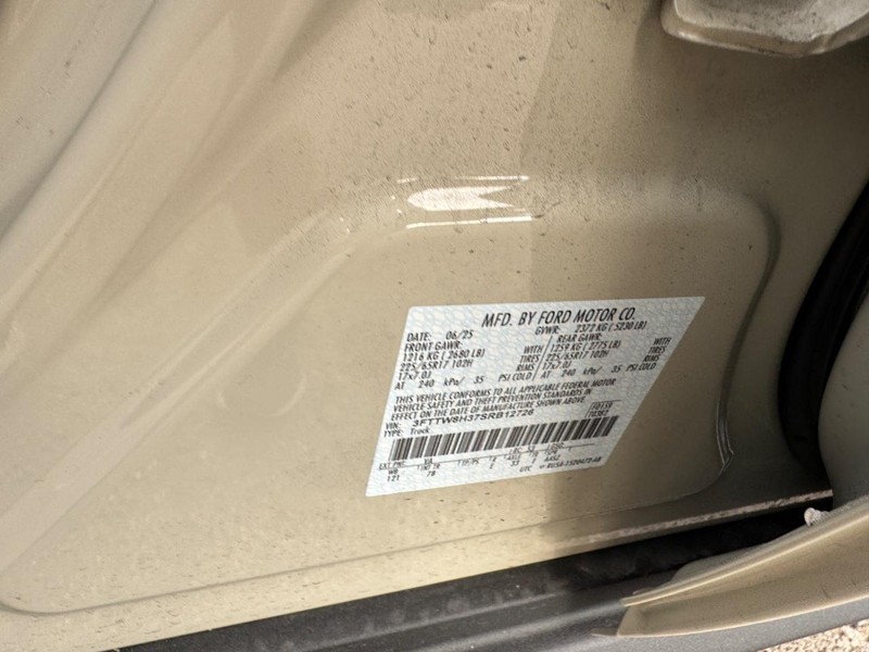 Ford Maverick Vehicle Image 24