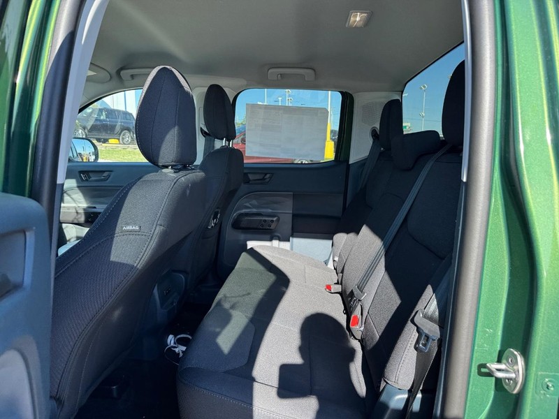 Ford Maverick Vehicle Image 12