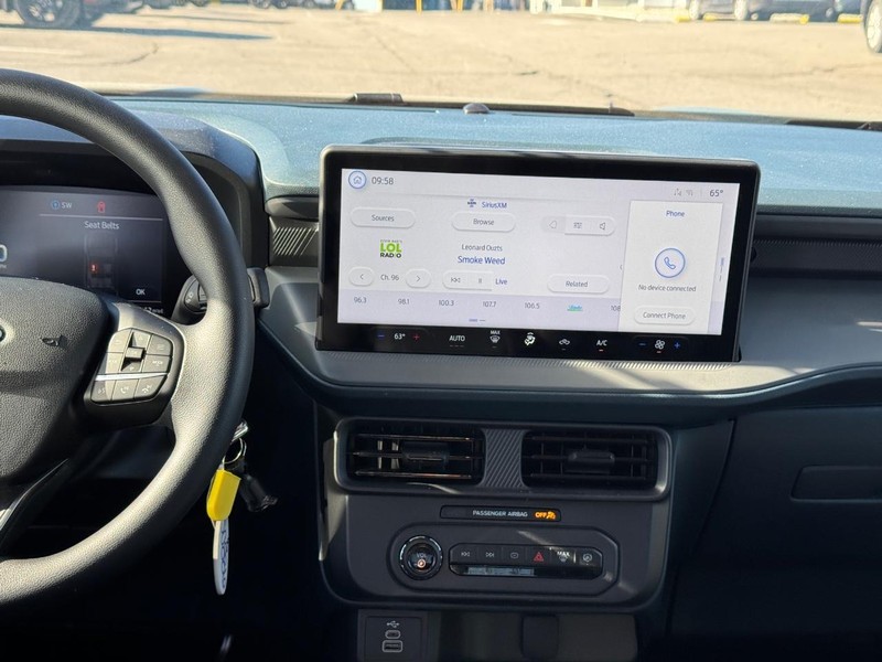 Ford Maverick Vehicle Image 15