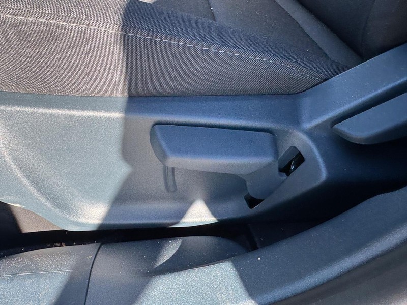 Ford Maverick Vehicle Image 17