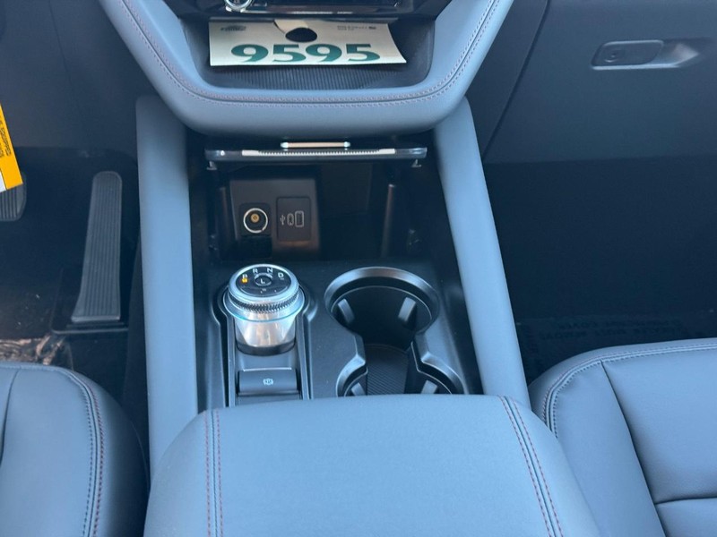 Ford Explorer Vehicle Image 17