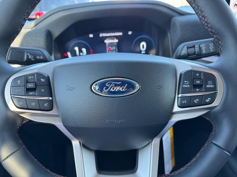 Ford Explorer Vehicle Image 20