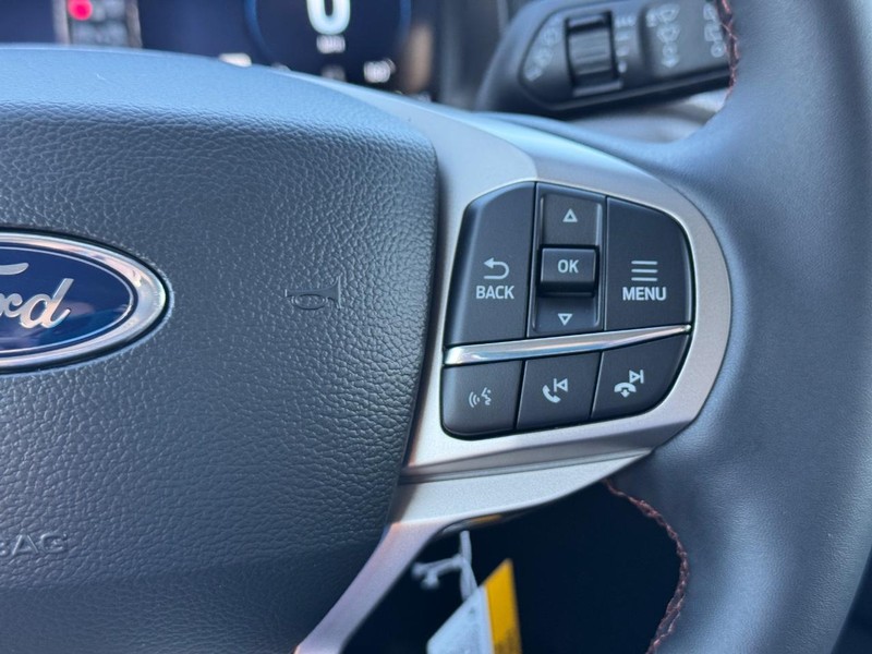 Ford Explorer Vehicle Image 22