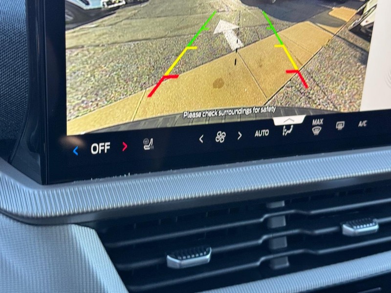 Ford Explorer Vehicle Image 23