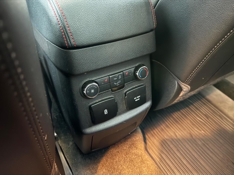 Ford Explorer Vehicle Image 15