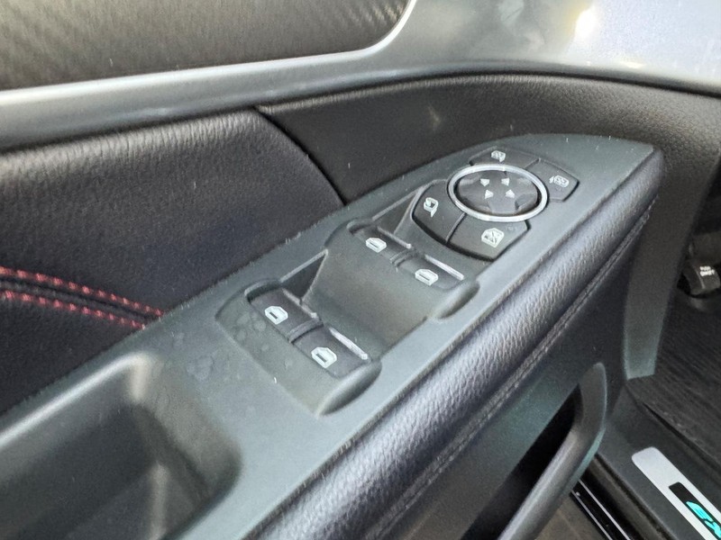 Ford Explorer Vehicle Image 20