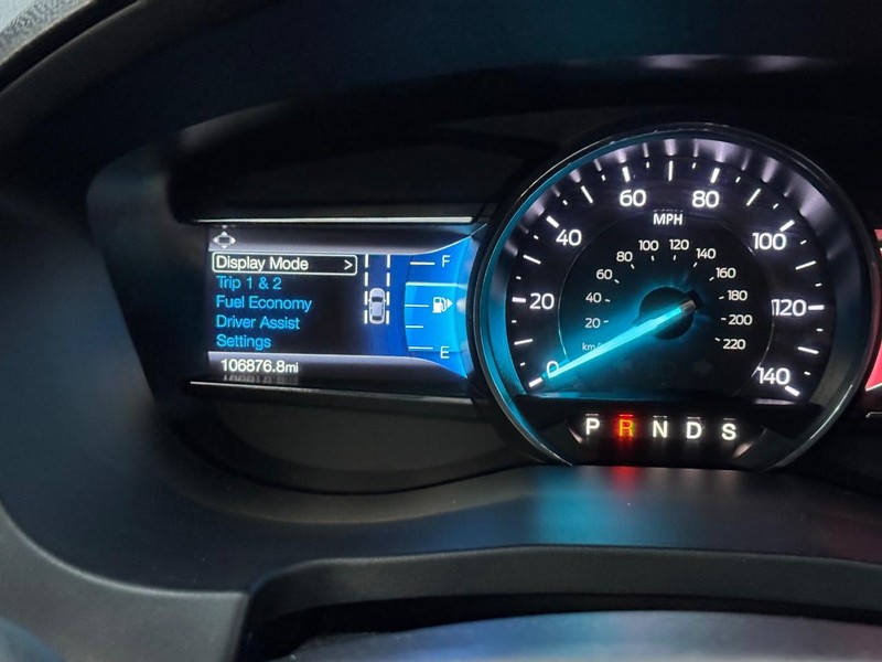 Ford Explorer Vehicle Image 27