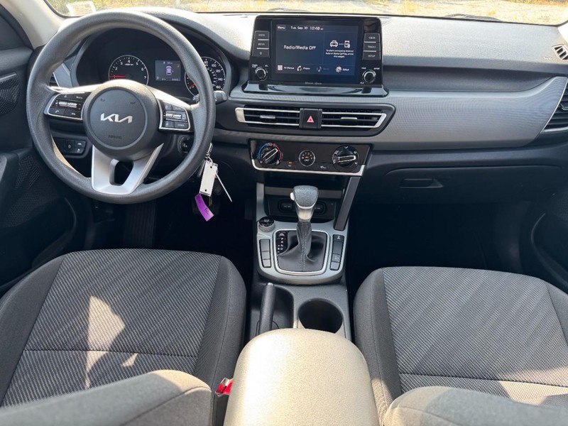 Kia Seltos Vehicle Image 15