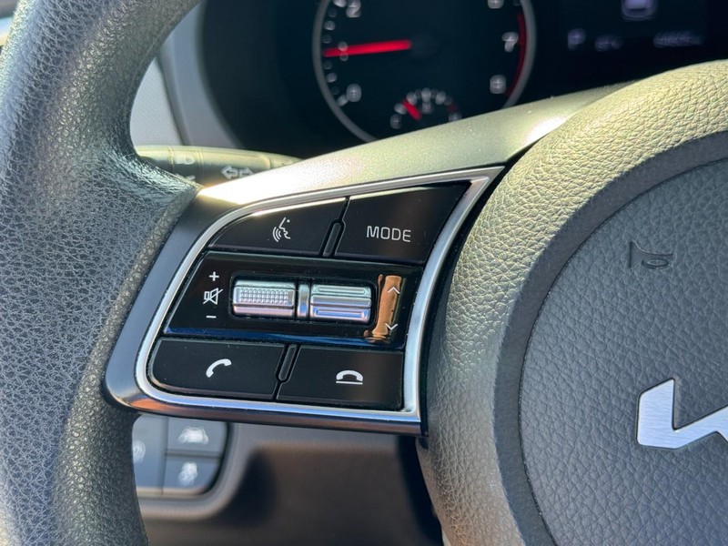 Kia Seltos Vehicle Image 18