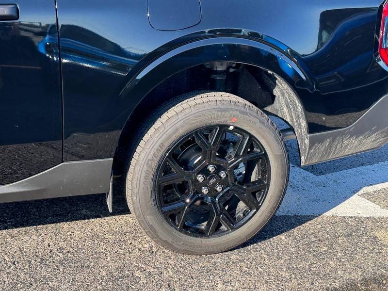 Ford Maverick Vehicle Full-screen Gallery Image 11