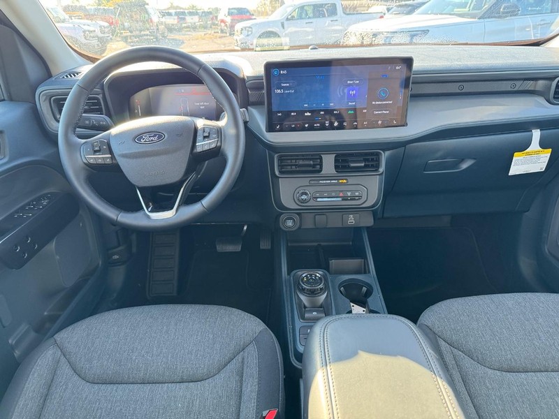 Ford Maverick Vehicle Full-screen Gallery Image 13