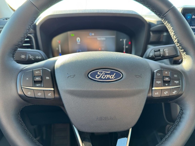 Ford Maverick Vehicle Full-screen Gallery Image 19