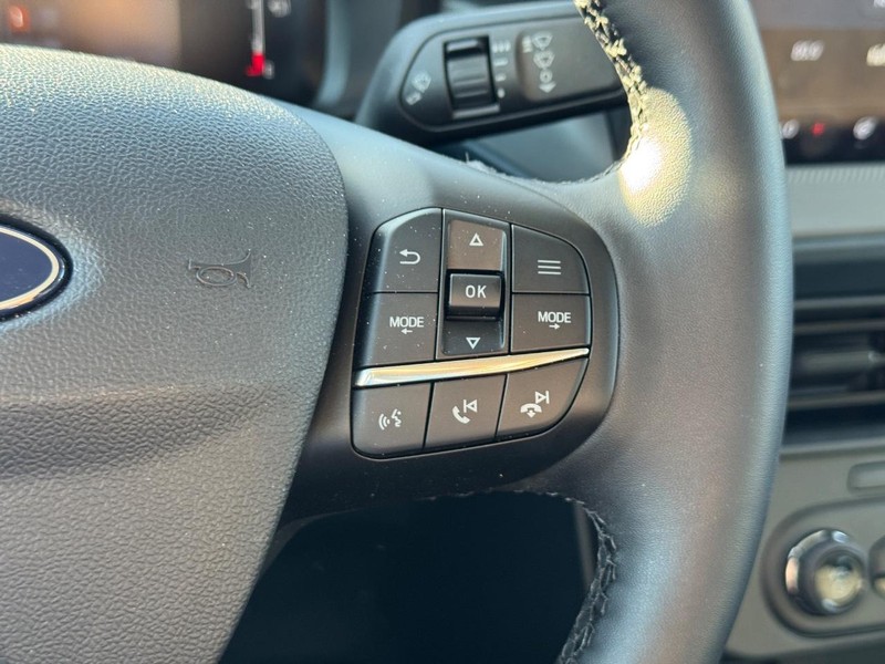 Ford Maverick Vehicle Full-screen Gallery Image 21