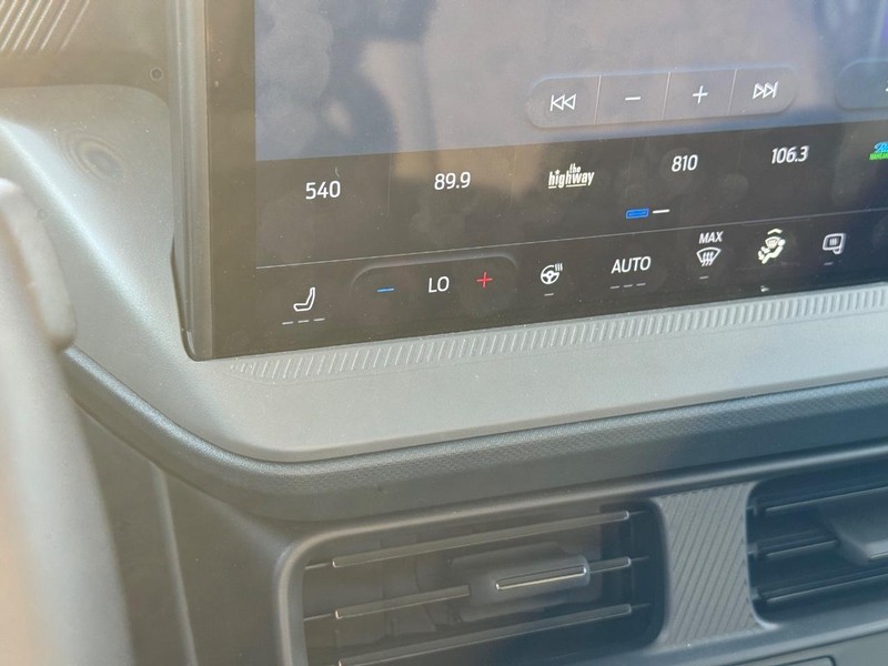 Ford Maverick Vehicle Full-screen Gallery Image 22