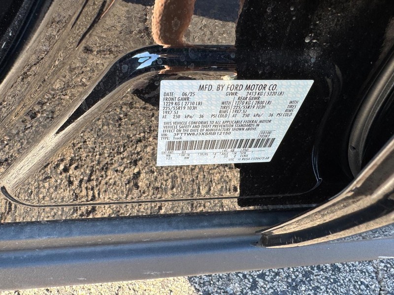 Ford Maverick Vehicle Full-screen Gallery Image 24