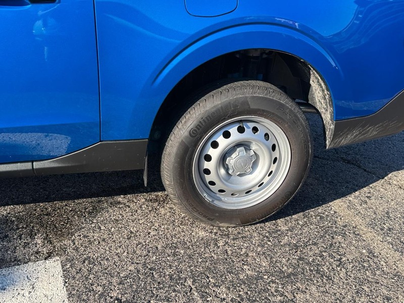 Ford Maverick Vehicle Full-screen Gallery Image 12