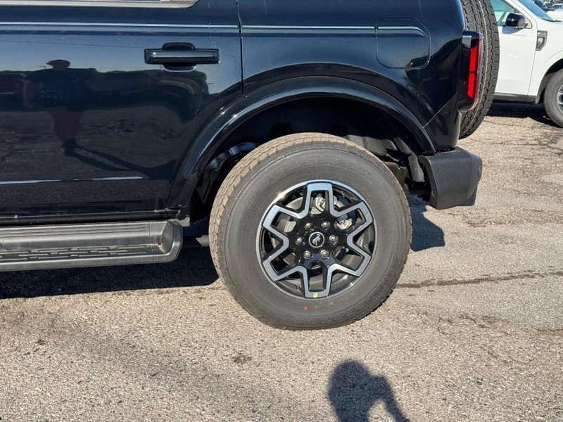 Ford Bronco Vehicle Image 11