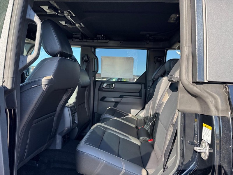 Ford Bronco Vehicle Image 12