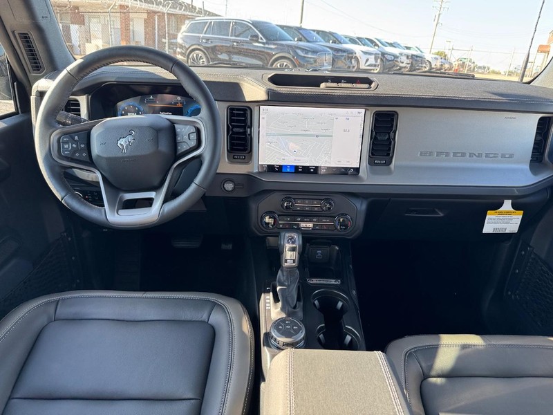 Ford Bronco Vehicle Image 13