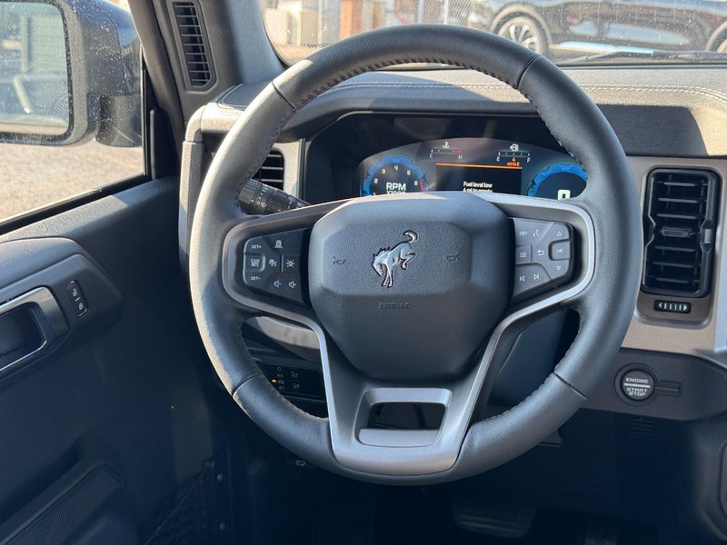 Ford Bronco Vehicle Image 14