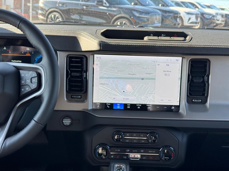 Ford Bronco Vehicle Image 15