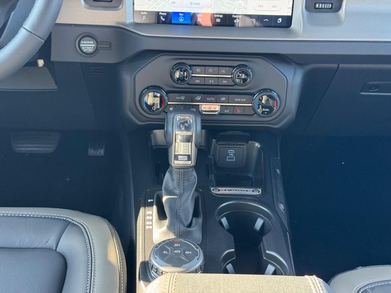 Ford Bronco Vehicle Image 16