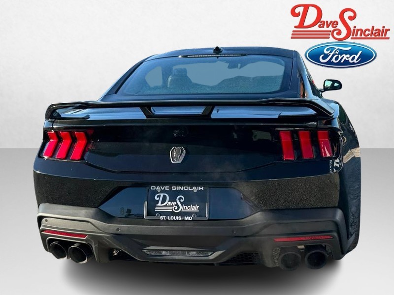 Ford Mustang Vehicle Full-screen Gallery Image 08