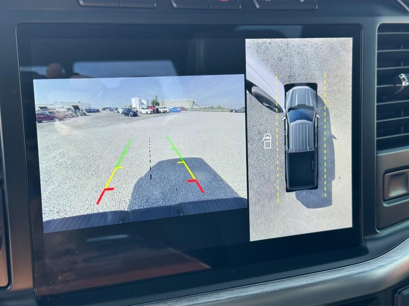 Ford F-150 Vehicle Full-screen Gallery Image 21